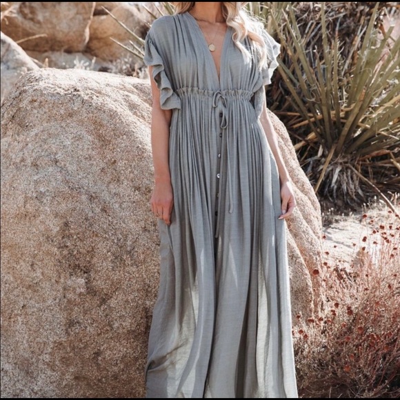 Vici Dresses & Skirts - VICI anika pocketed button down ruffle maxi dress